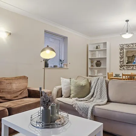 Parea Living - Quaint And Stylish Flat W Sunny Terrace Apartamento